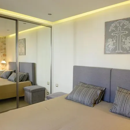 Petralis Apartment *